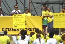 Imagen de la pelcula: la organizacin Citizens for Truth trata de llegar a la verdad sobre la muerte de Gates