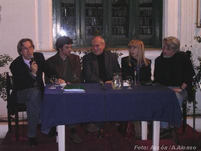 Panel integrado por Gabril Guralnik, Sebastián Ansaldi, Pablo Capanna, Liliana Díaz Mindurri y Carlos Gardini.
