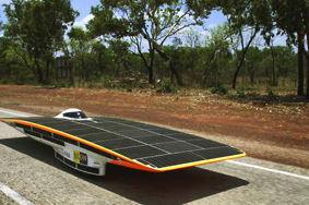 El auto solar fue diseñado y constuido por estudiantes de Suecia y Noruega (Foto: ESA)