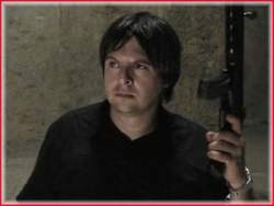 Julián Lara, como uno de los Deadhunters.