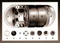 La cápsula parte por parte: la óptica (1), el soporte de la lente (2), la lente (3), el diodo emisor de luz.
