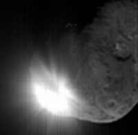 Colisión del proyectil con el cometa Tempel 1 (Reuters).
